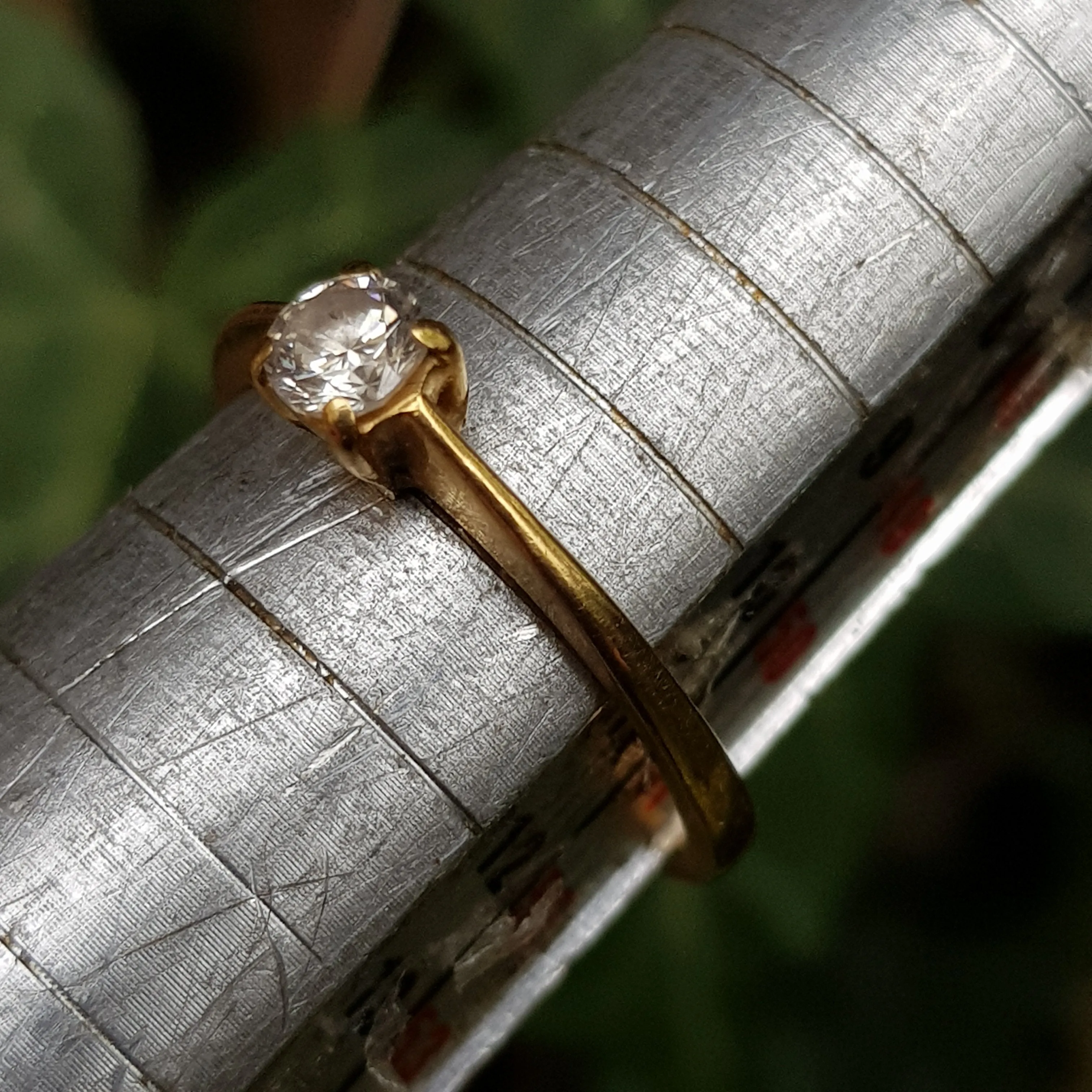 18k Gold Diamond Solitaire Ring 0.25cts Size U.K L Vintage London circa 1985