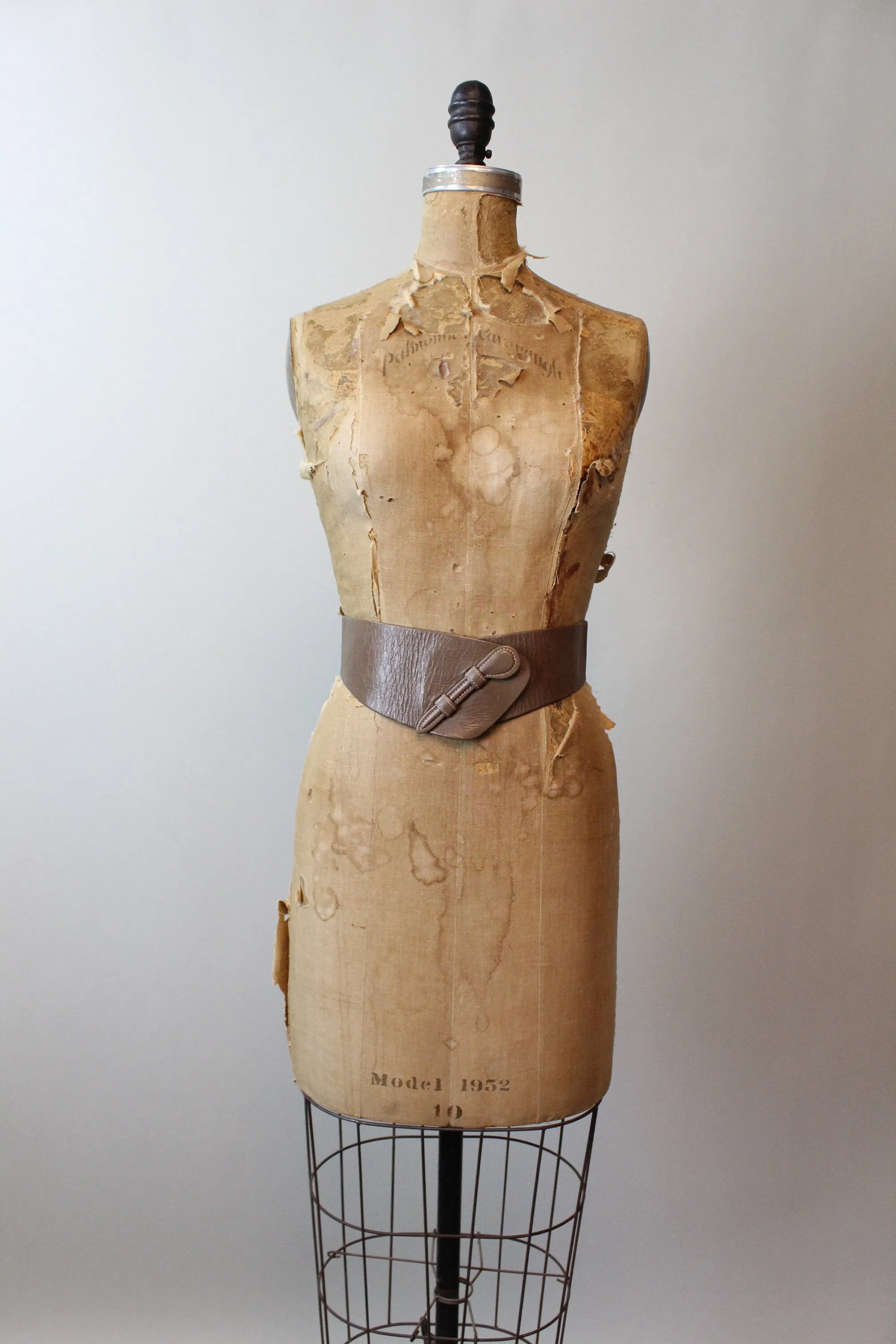 1970s ANNE KLEIN for Calderon WIDE pin belt xs  | new spring
