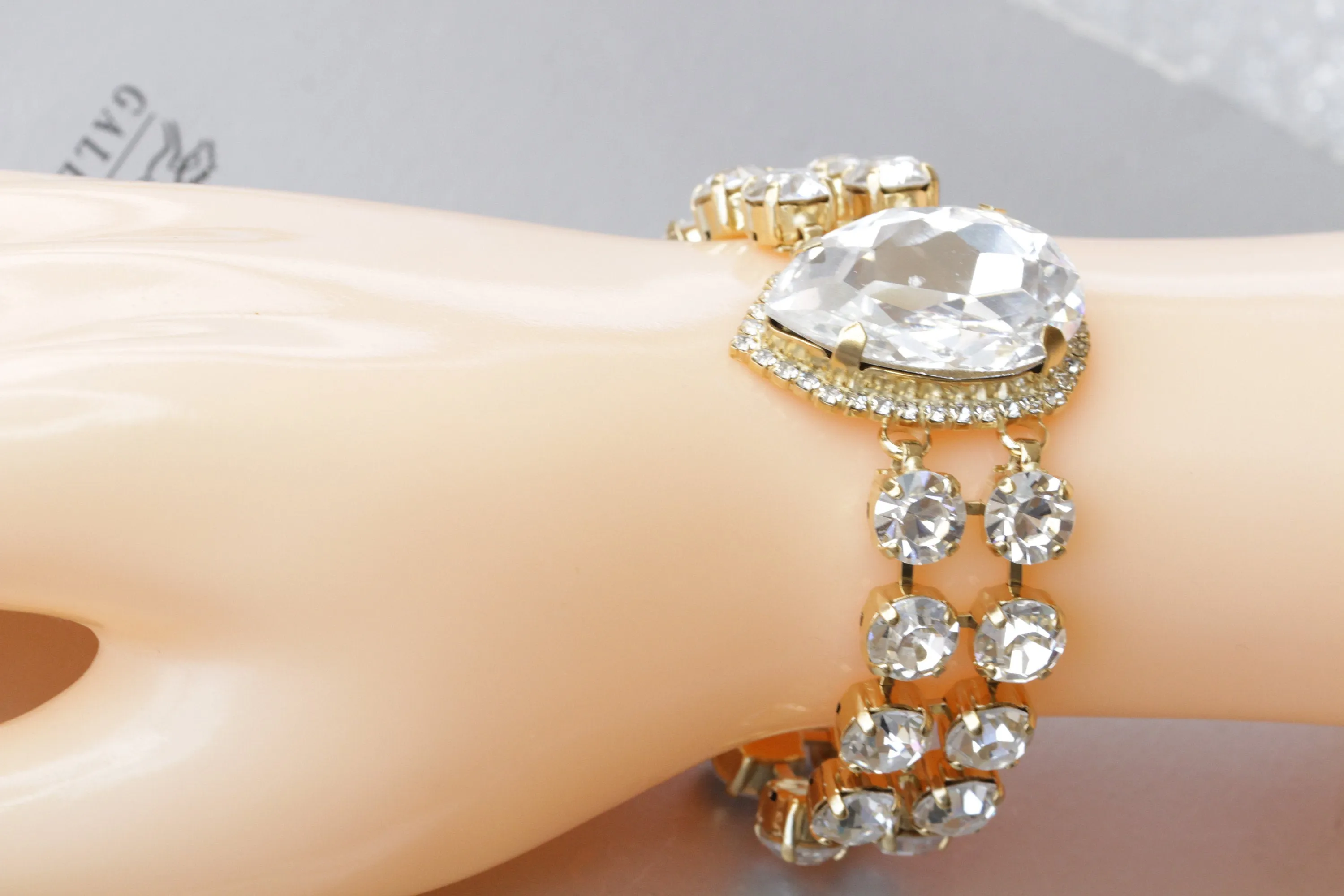 CRYSTAL STATEMENT BRACELET