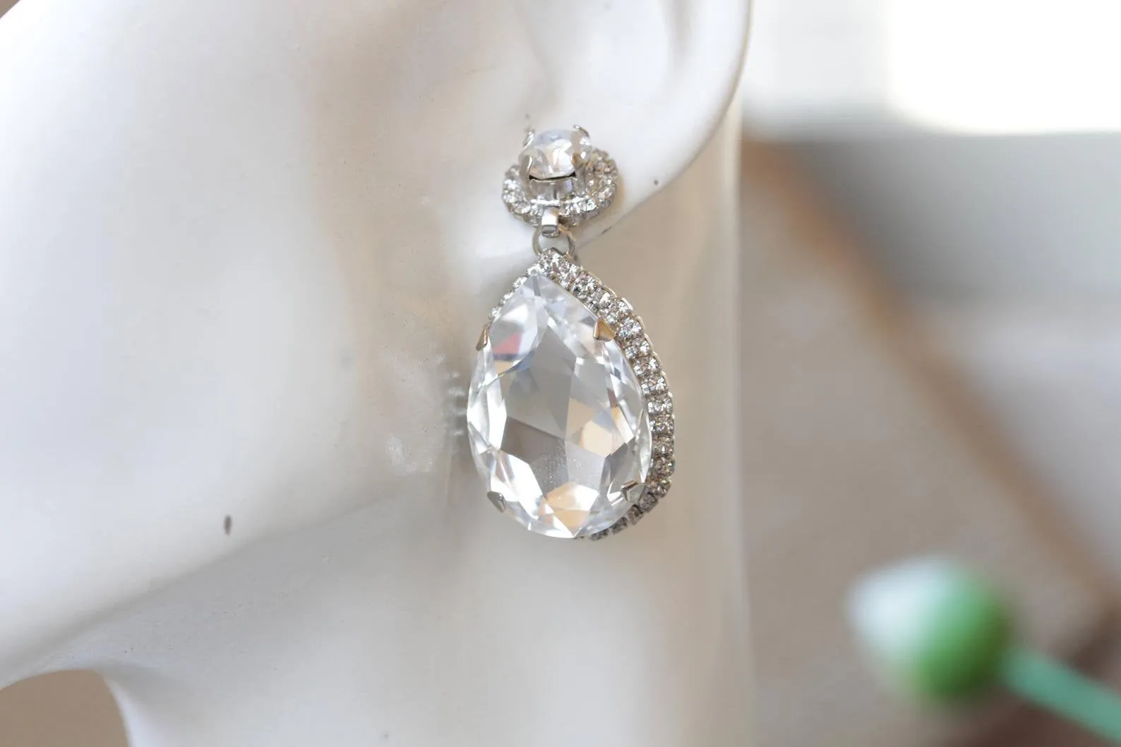 CRYSTAL STATEMENT BRACELET