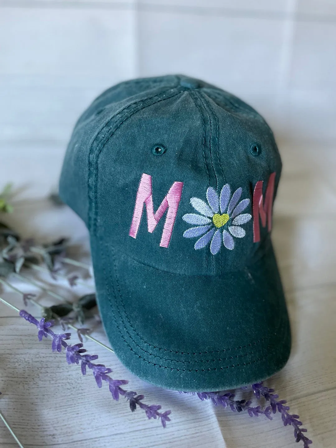 Embroidered Daisy Mama , cool mom sweatshirt, expecting mother gifts, mom cap
