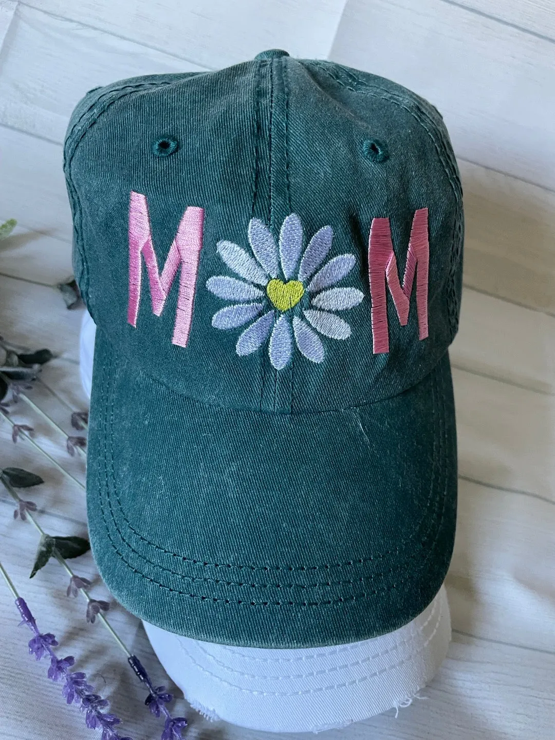 Embroidered Daisy Mama , cool mom sweatshirt, expecting mother gifts, mom cap