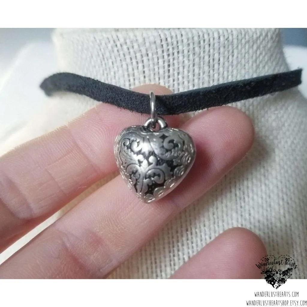 Filigree heart choker