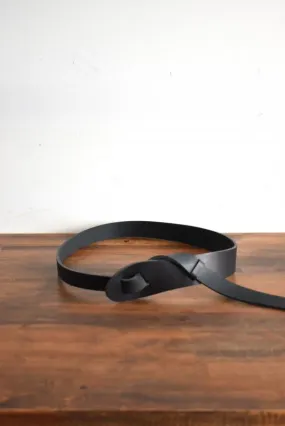 「roundabout」leather buckleless belt