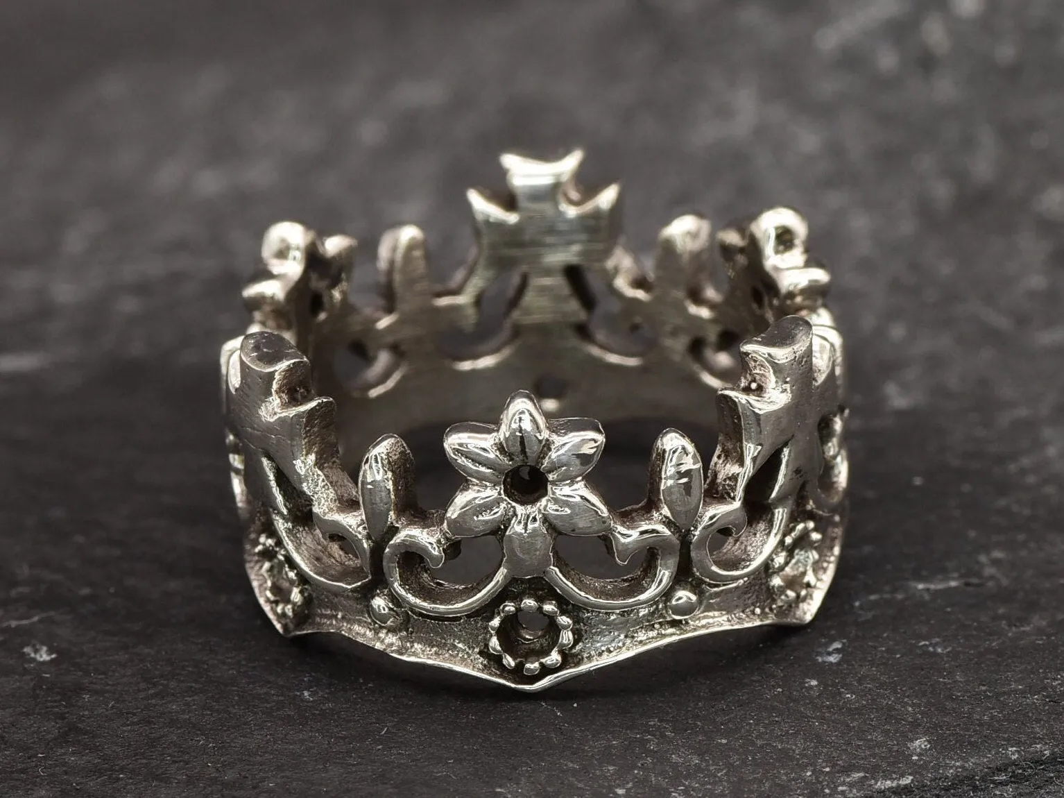 Silver Crown Ring, Gothic Ring, Vintage Crown Band, Sterling Silver Ring, Handmade Crown Ring, Artistic Silver Band, 925 Sterling Silver
