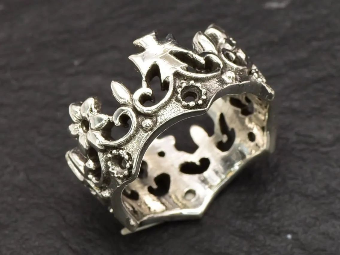 Silver Crown Ring, Gothic Ring, Vintage Crown Band, Sterling Silver Ring, Handmade Crown Ring, Artistic Silver Band, 925 Sterling Silver