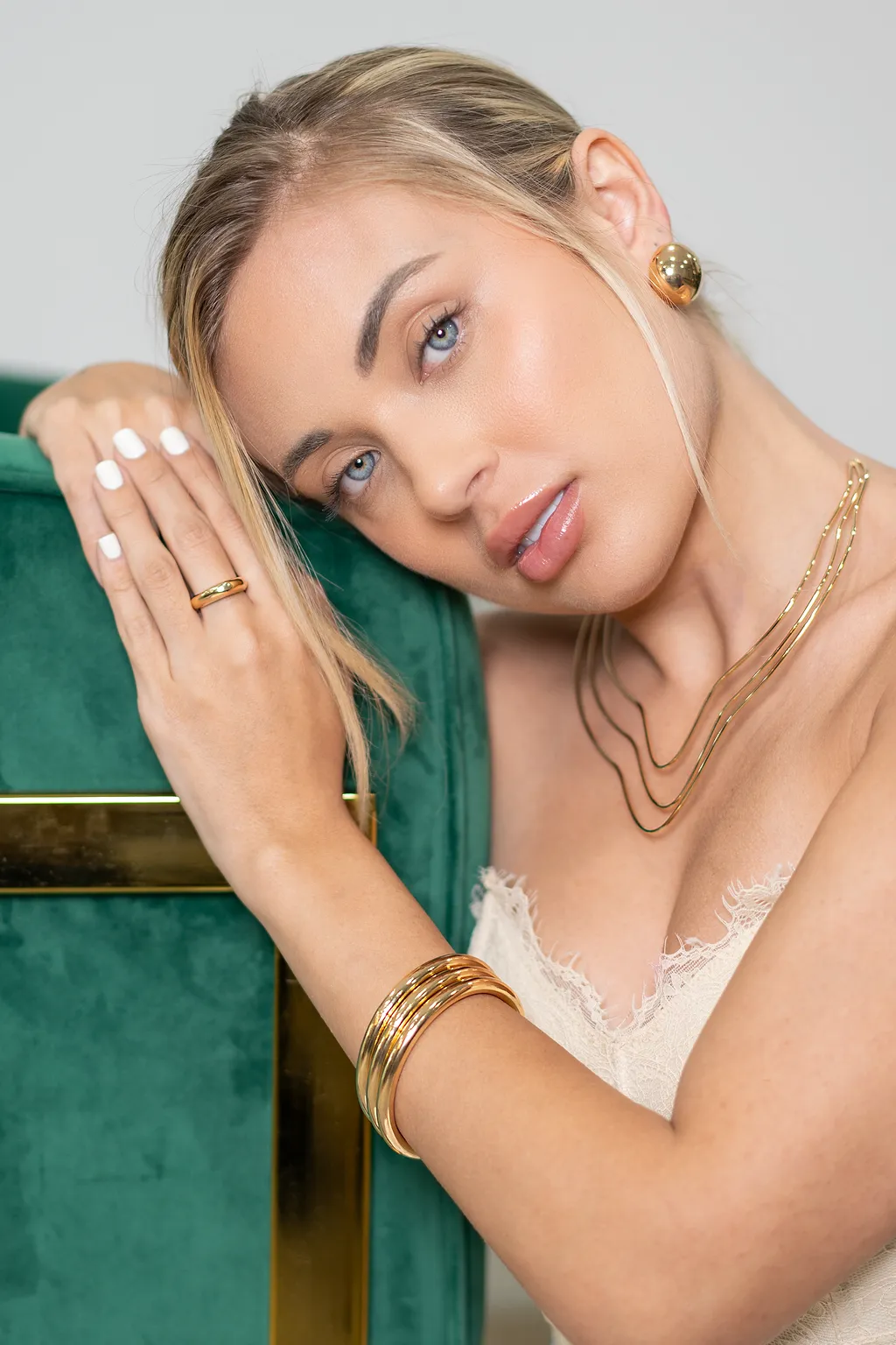 Triple Layer Wavy Choker (H211)